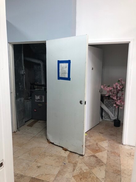 More Photos Of 622 Midland Ave, Staten Island Storefront Retail Residential For Lease