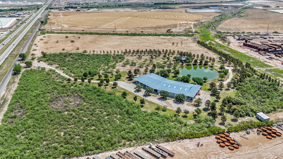 More Photos Of 2828 Interstate 20, Midland Flex For Sale