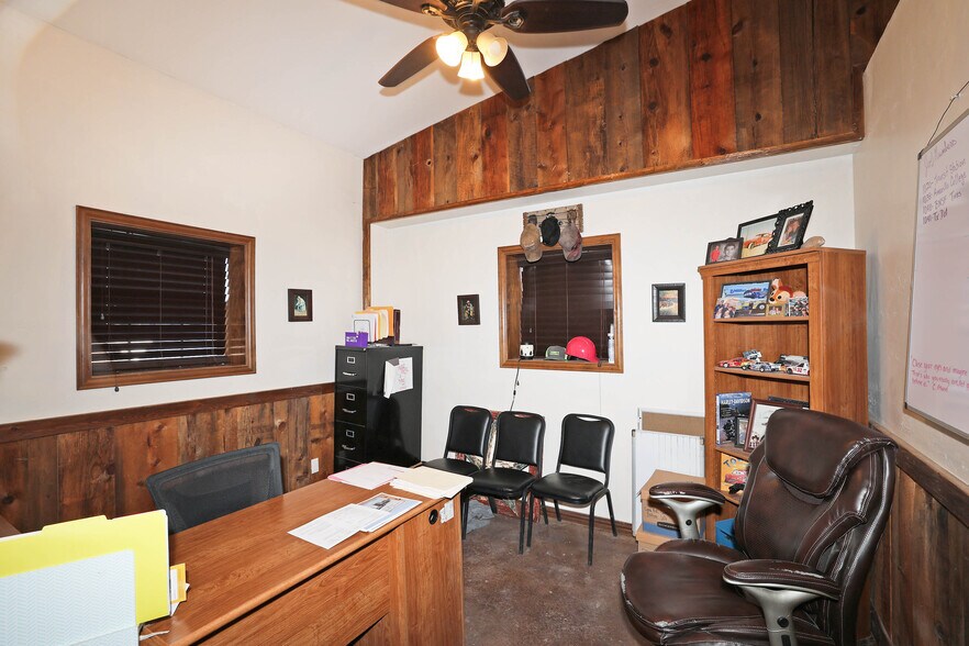 More Photos Of 3101 Givens Ave, Amarillo Warehouse For Sale