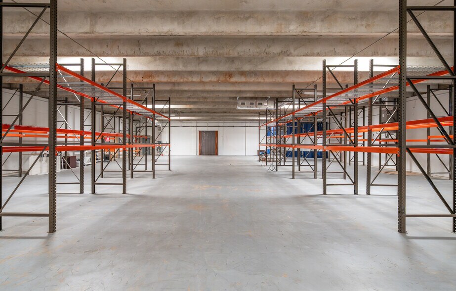 More Photos Of 3028 Mercury Rd, Jacksonville Warehouse For Lease