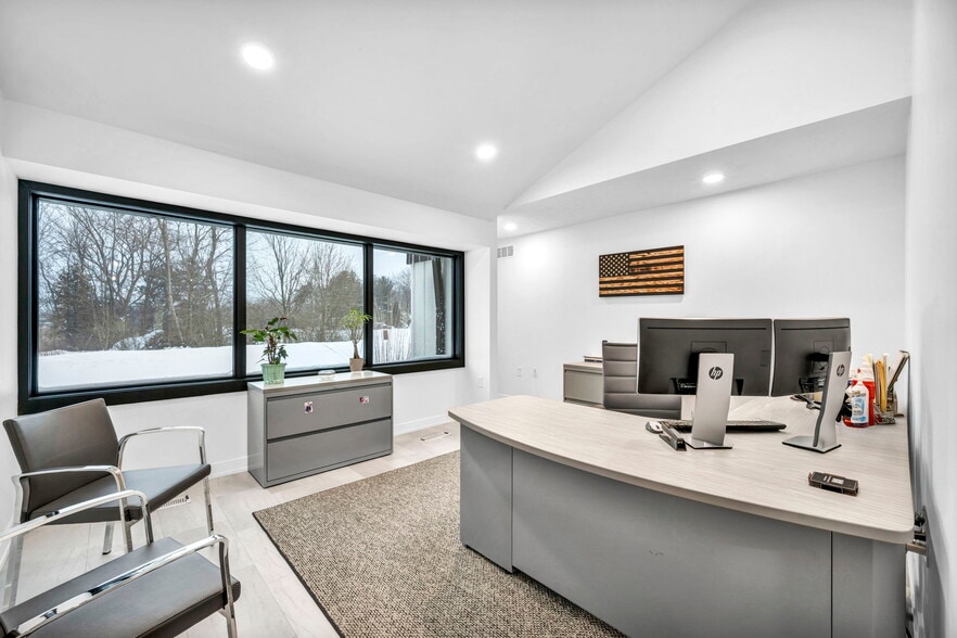 More Photos Of 1929 E Royalton Rd, Broadview Heights Office For Lease