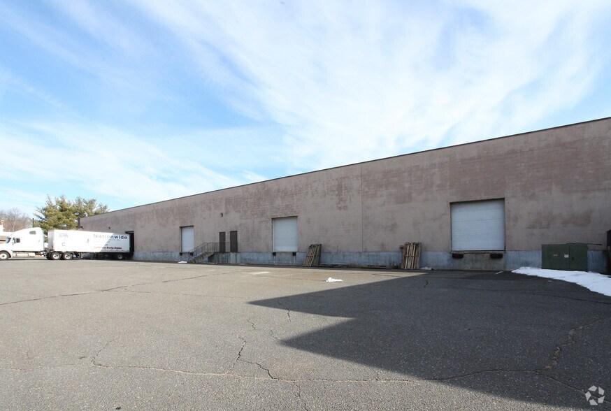 More Photos Of 95 Peters Rd, Bloomfield Light Manufacturing For Lease
