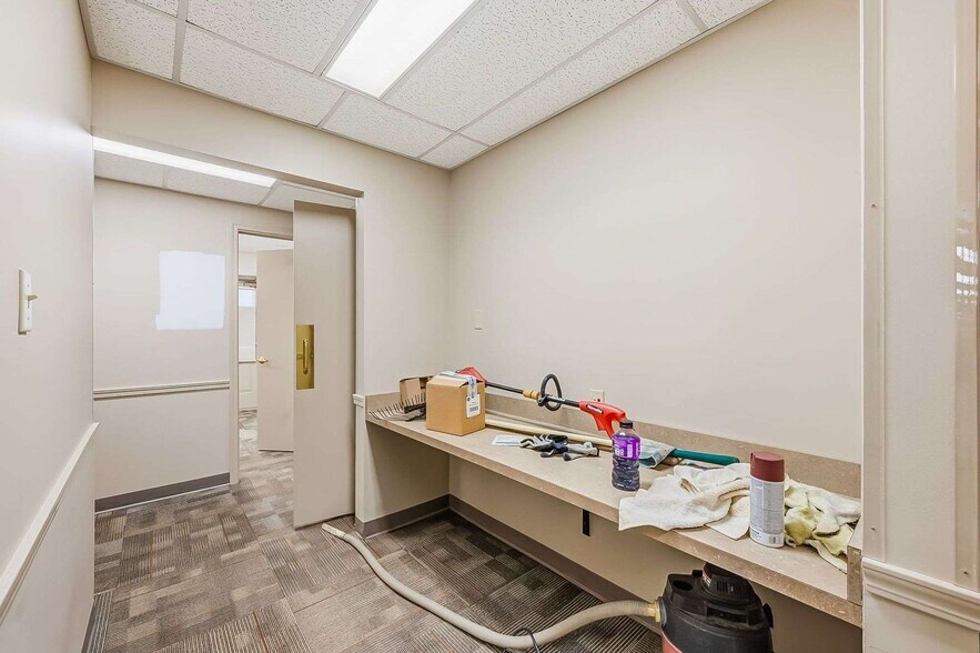 More Photos Of 412 E River St, Elyria Office For Sale