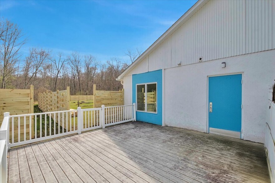 More Photos Of 4 Glenna Dr, Carmel Specialty For Sale