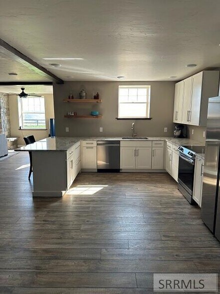 More Photos Of 13 Gott Ln, Salmon Hospitality For Sale