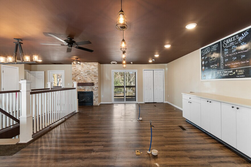 More Photos Of 1177 Canton Rd, Akron Storefront For Sale