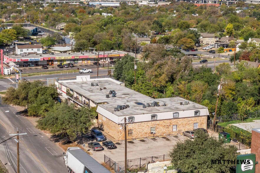 More Photos Of 1402 E Saint Johns Ave, Austin Apartments For Sale