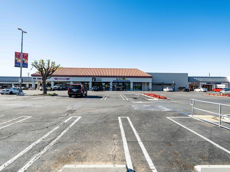 More Photos Of 4652-4822 La Sierra Ave, Riverside Unknown For Lease
