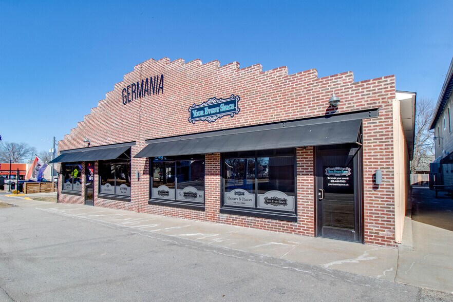 More Photos Of 309 N State St, Jerseyville Freestanding For Lease