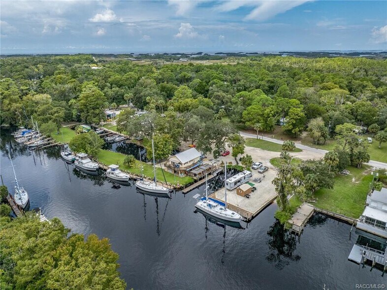More Photos Of 6617 Riverside Dr, Yankeetown Marina For Sale