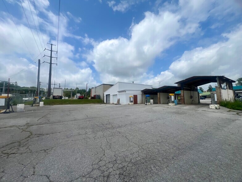 More Photos Of 125 John St, Westminster Auto Dealership For Sale