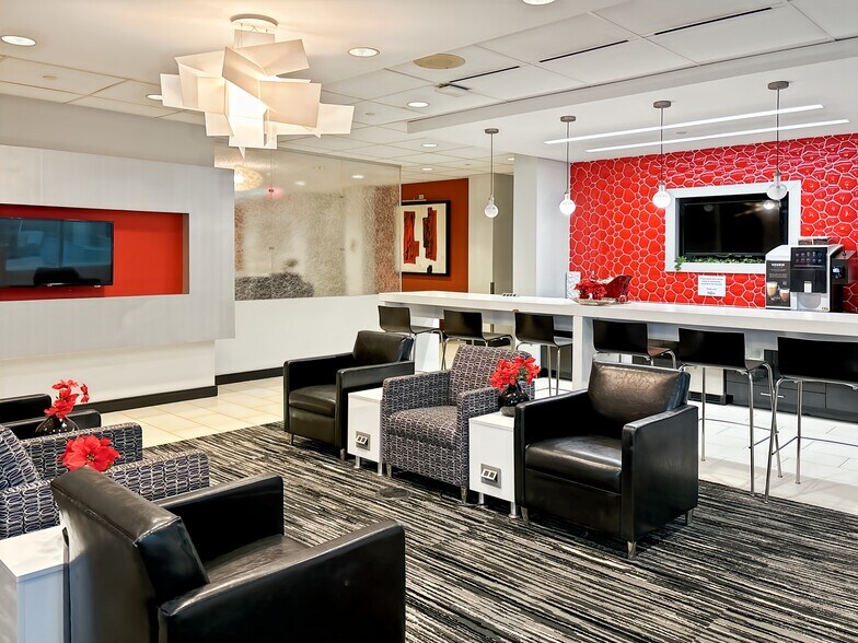 More Photos Of 151 Yonge St, Toronto Coworking Space