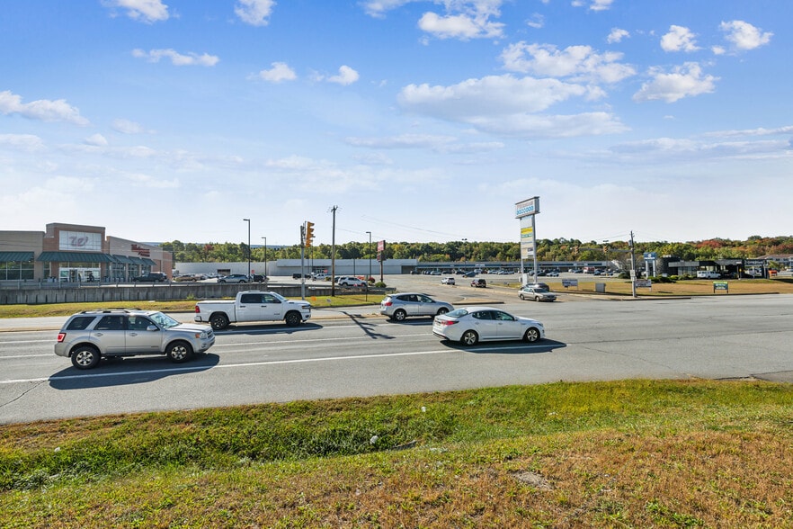 More Photos Of 2100 N Township Blvd, Pittston General Retail For Lease