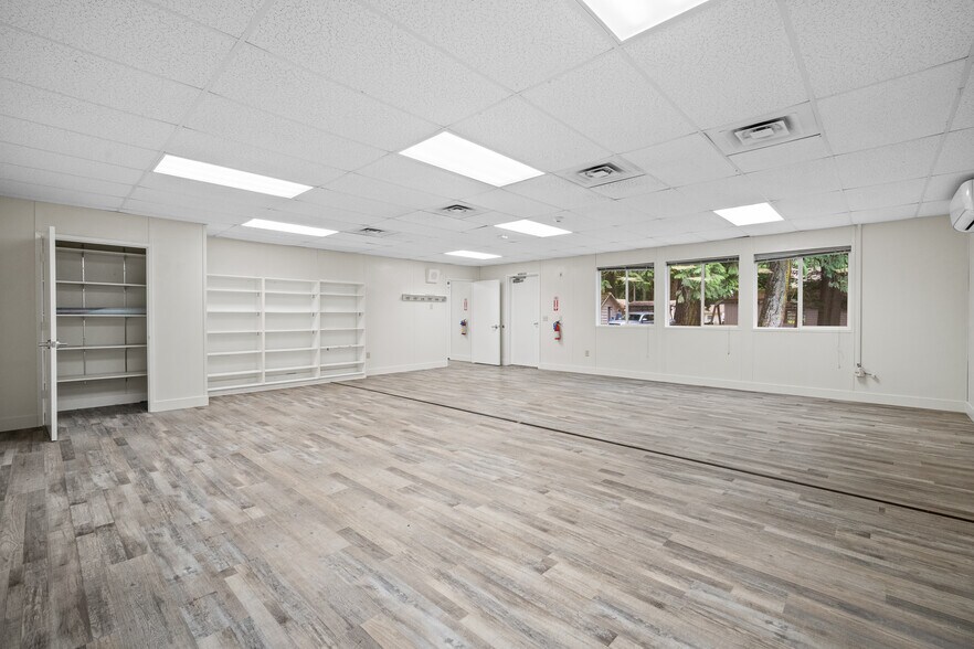 More Photos Of 5942 Portal Way, Ferndale Loft Creative Space For Lease