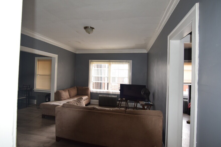 More Photos Of 14626 Lake Shore Blvd, Cleveland Apartments For Sale