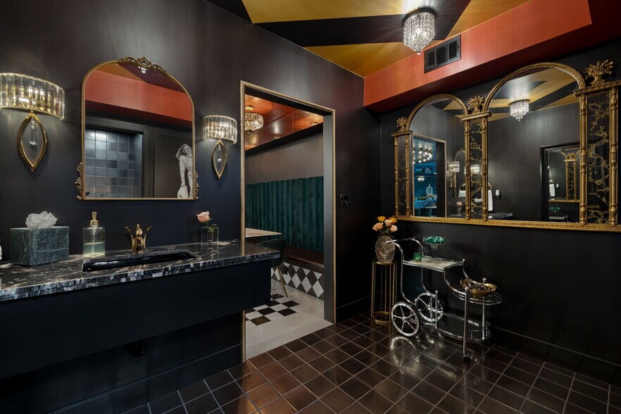 More Photos Of 120 W Vereda Sur, Palm Springs Hotel For Sale