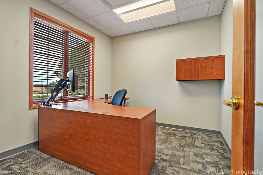 More Photos Of 3 Executive Ct, South Barrington Medical For Lease