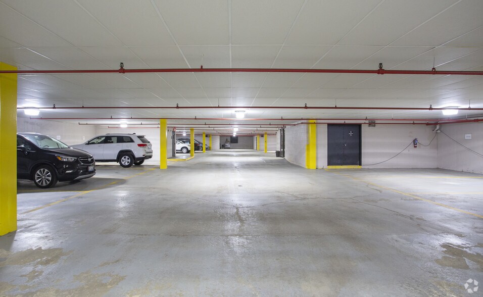 More Photos Of 1200 Roosevelt Rd, Glen Ellyn Office For Lease