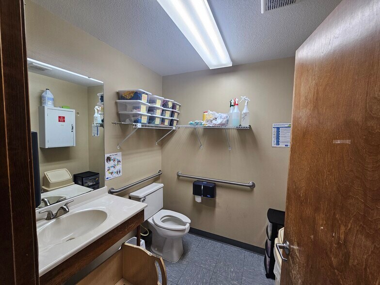 More Photos Of 210 E Fields Blvd, El Dorado Springs Schools For Sale