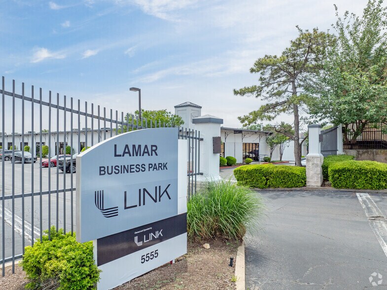 More Photos Of 5555 N Lamar Blvd, Austin Unknown For Lease