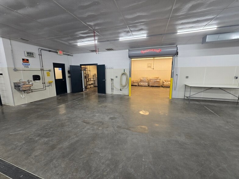 More Photos Of 5157 Taylorsville Rd, Finchville Manufacturing For Lease