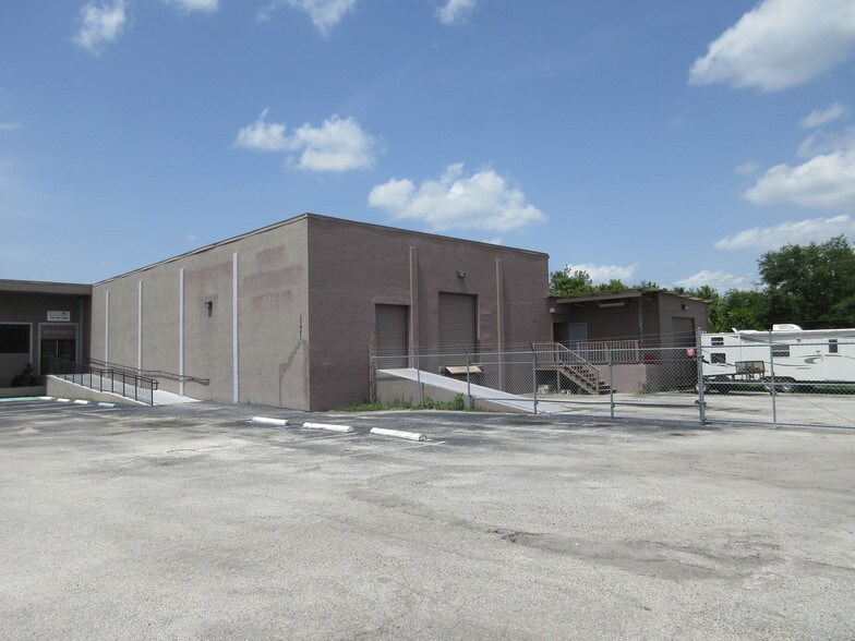 More Photos Of 15445 N Nebraska Ave, Lutz Warehouse For Lease