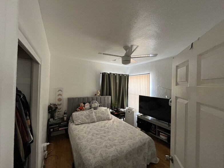 More Photos Of 5738 Meade Ave, San Diego Apartments For Sale