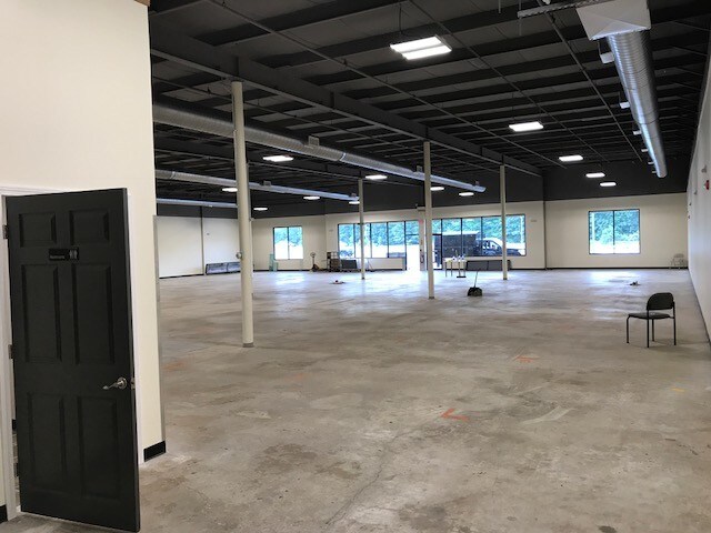 More Photos Of 799 S Main St, Bellingham Unknown For Lease