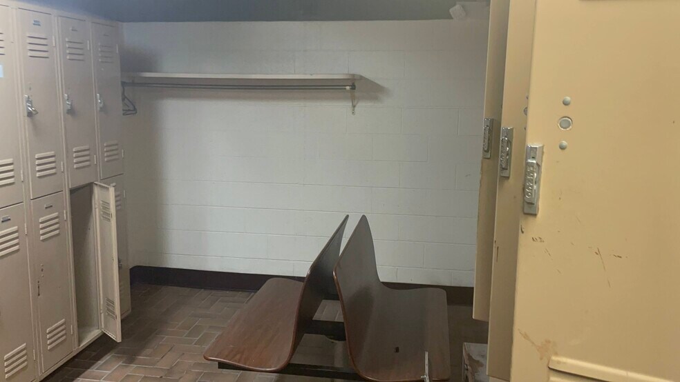 More Photos Of 17431 Dix Rd, Melvindale Fast Food For Lease