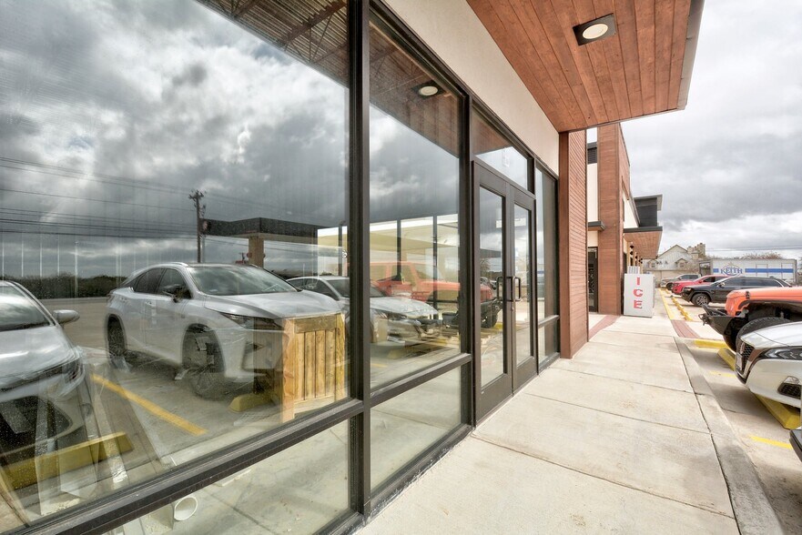 More Photos Of 13210 W Highway 290, Austin Storefront Retail Office For Lease
