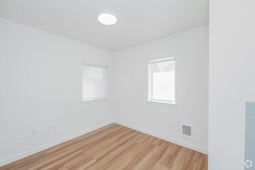 More Photos Of 9208 20th Ave SW, Seattle Apartments For Lease