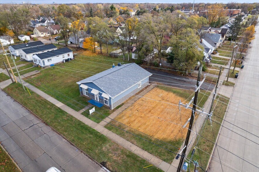 More Photos Of 22610 Rosewood St, Oak Park Office Residential For Sale