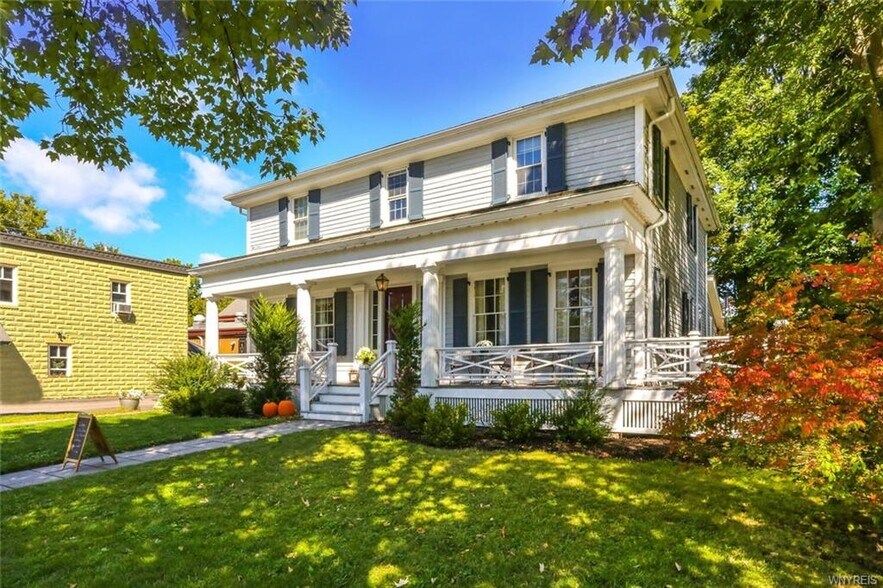 More Photos Of 644 Oakwood Ave, East Aurora Restaurant For Sale