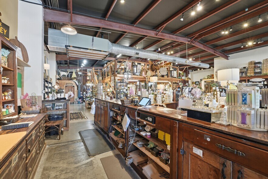 More Photos Of 7106 Dollarway Rd, White Hall Storefront Retail Office For Sale