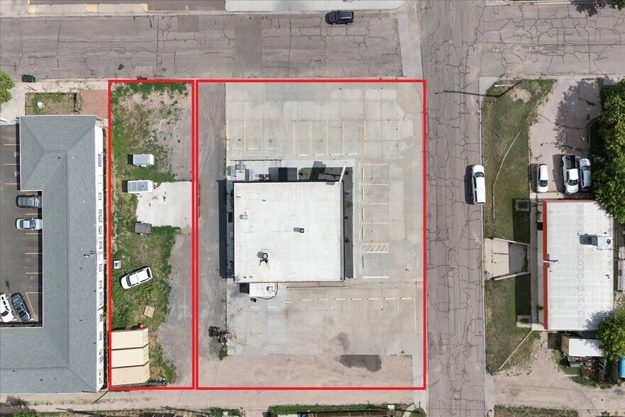 More Photos Of 122 W 6th St, Cheyenne Light Distribution For Lease