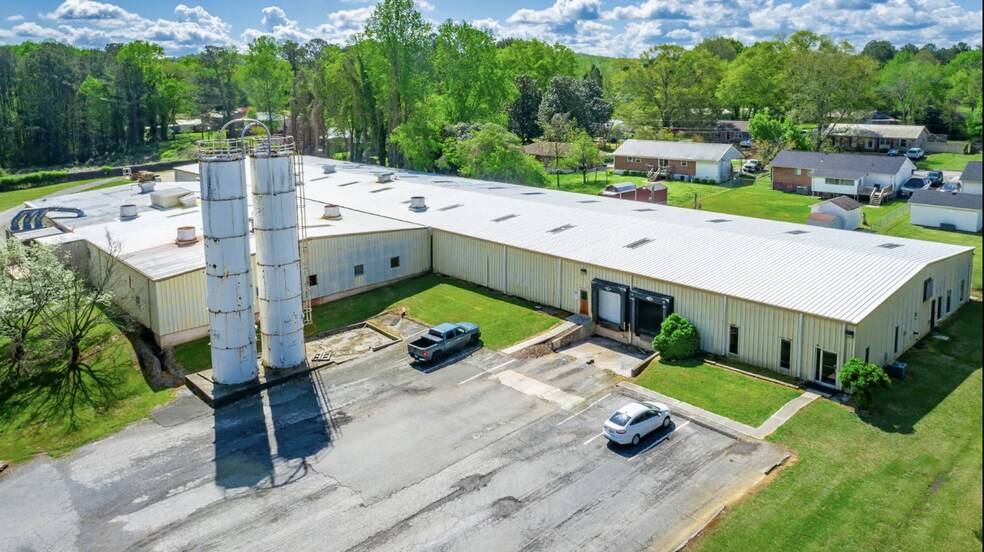 More Photos Of 1129 S Chattanooga St, LaFayette Warehouse For Sale