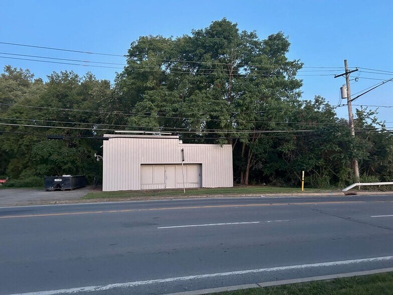 More Photos Of 2 Maple Ave, Schenectady Freestanding For Sale