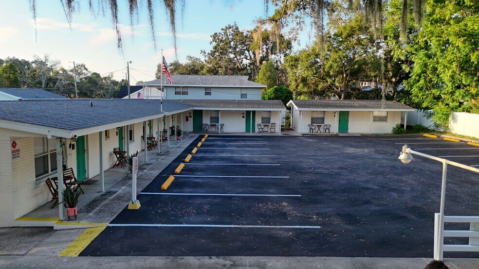 More Photos Of 1106 Main St, Safety Harbor Hotel For Sale