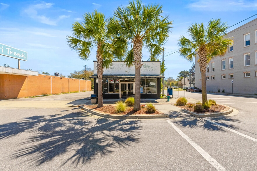 Primary Photo Of 129 Lee Ave, Hampton Flex For Lease