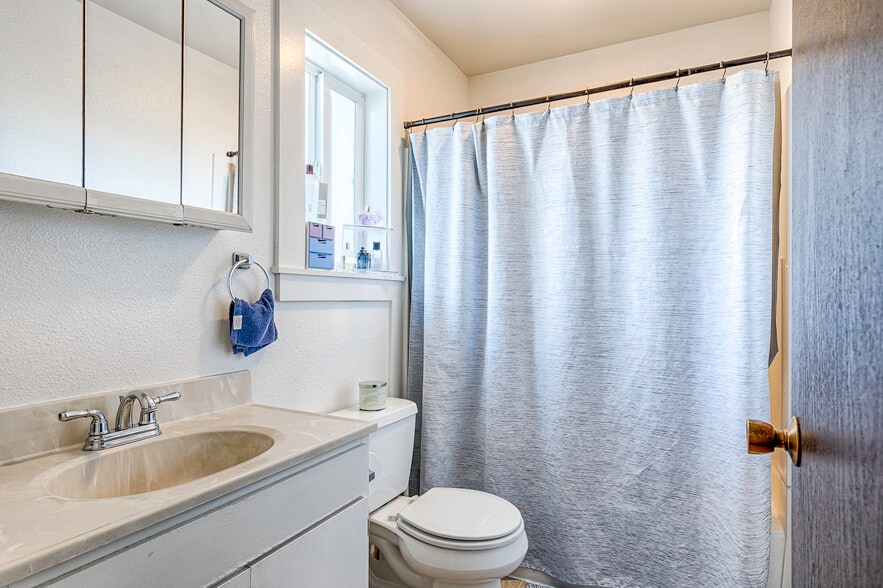 More Photos Of 7488 Bridgit Dr, Rohnert Park Apartments For Sale