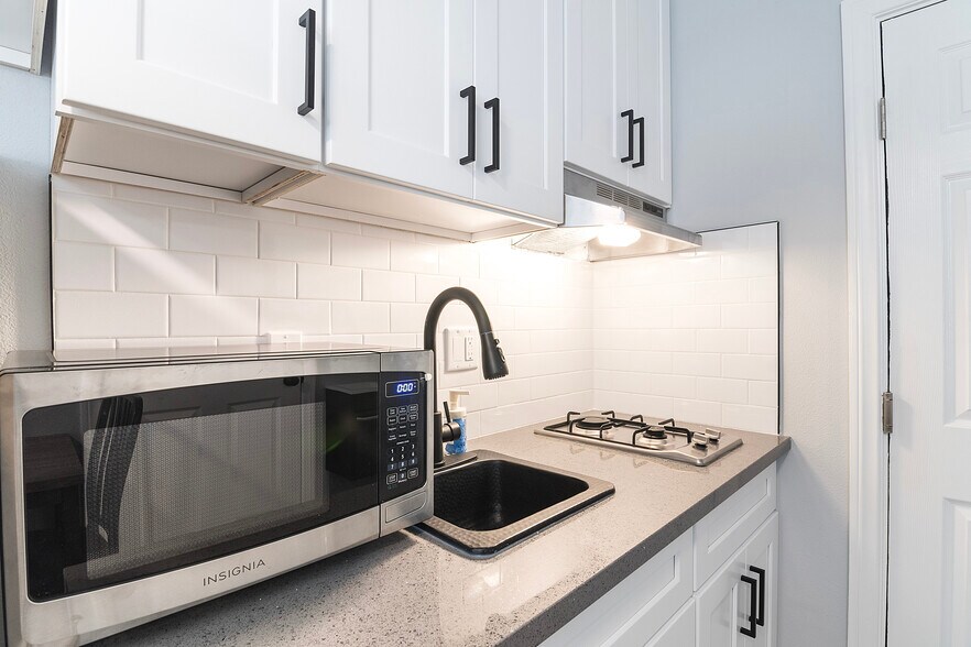 More Photos Of 1864 Cordova St, Los Angeles Apartments For Sale