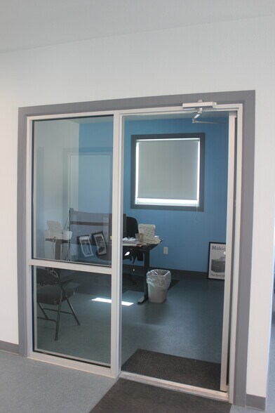 More Photos Of 4111 W State Highway 29, Georgetown Warehouse For Sale