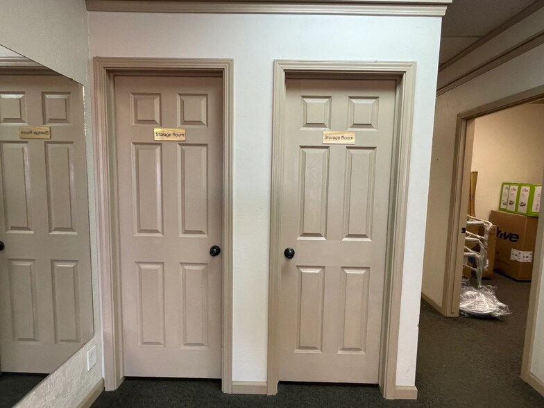 More Photos Of 1350 Parkway Dr, Blackfoot Bank For Lease