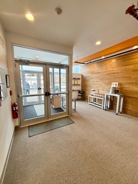 More Photos Of 11 Michigan Dr, Natick Research And Development For Lease