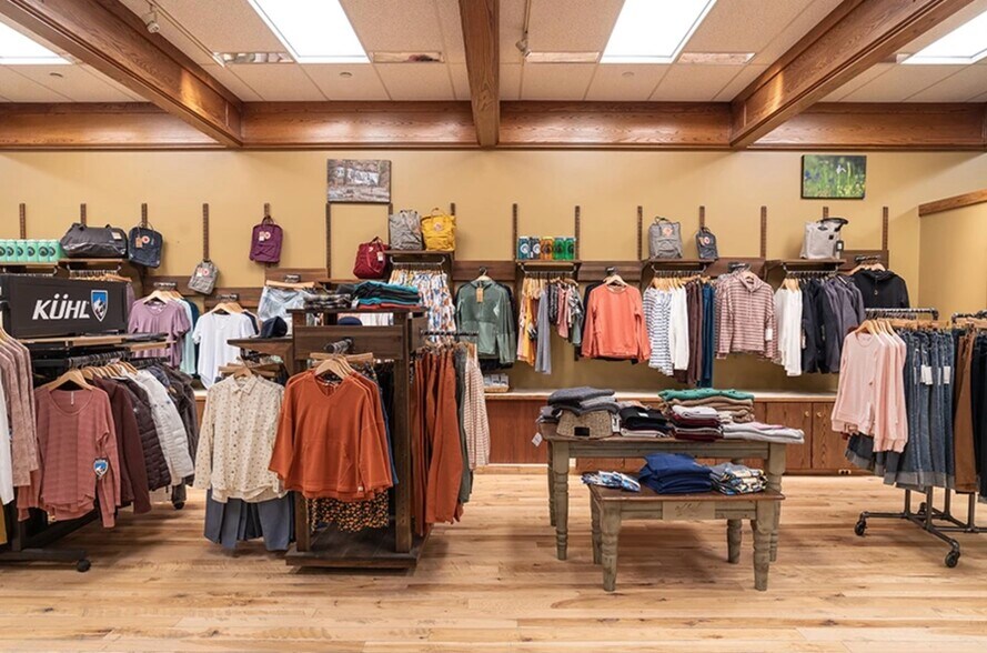 More Photos Of 50 E Broadway Ave, Jackson Storefront For Lease