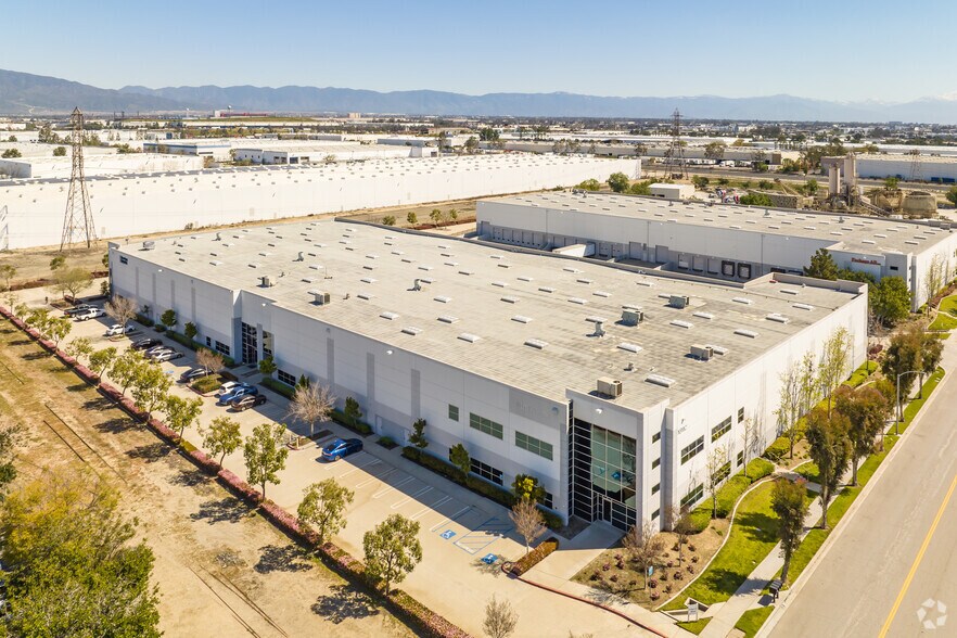 More Photos Of 13112 Santa Ana Ave, Fontana Warehouse For Lease