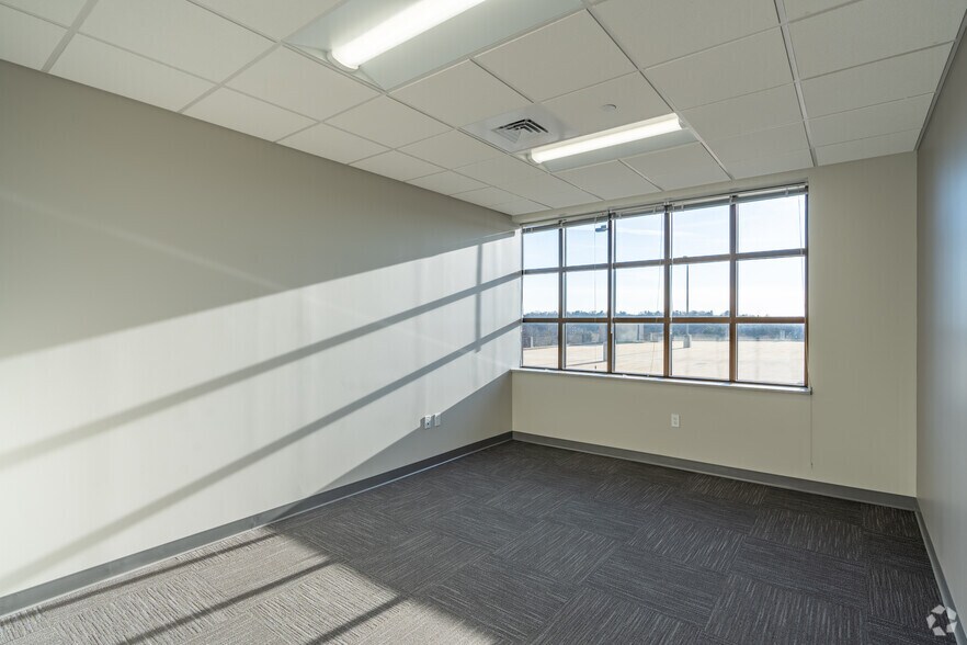 More Photos Of 150 Corporate Center Dr, Camp Hill Unknown For Lease