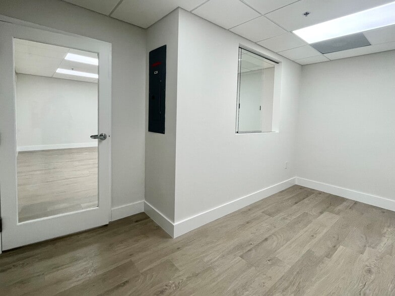 More Photos Of 1200 NW 78th Ave, Doral Unknown For Lease