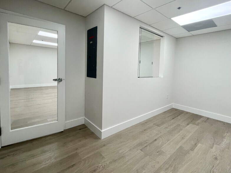 More Photos Of 7925 NW 12th St, Doral Unknown For Lease