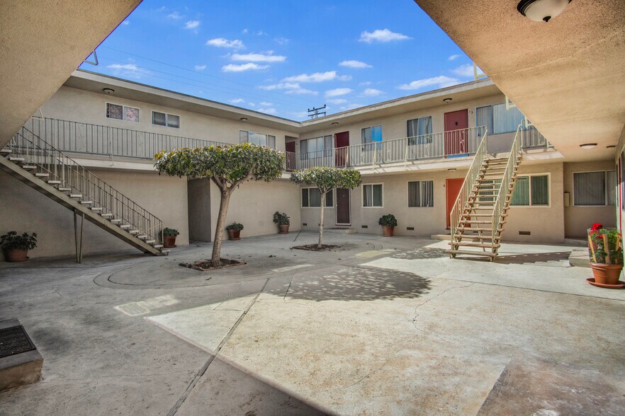 More Photos Of 3650 E 52nd St, Maywood Apartments For Sale